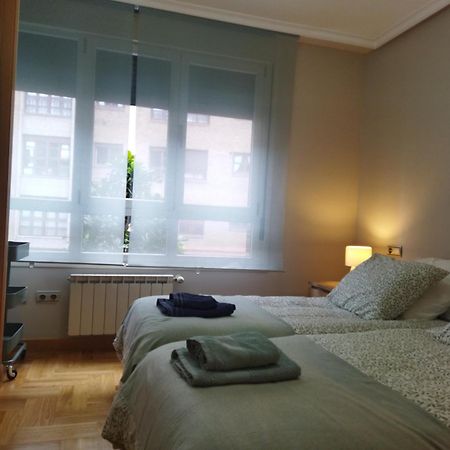Centrico Apartamento Oviedo Parking Y Wifi Gratuitos Admite Mascotas Bagian luar foto