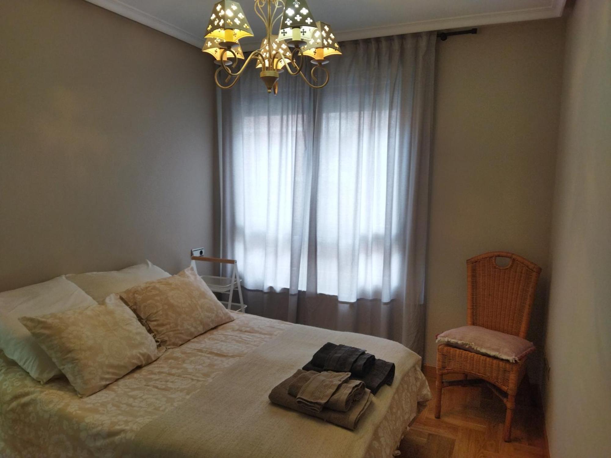 Centrico Apartamento Oviedo Parking Y Wifi Gratuitos Admite Mascotas Bagian luar foto